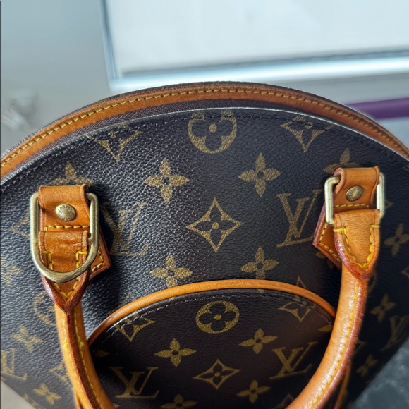 Authentic Louis Vuitton Ellipse MM Monogram Bag - Picture 5 of 14